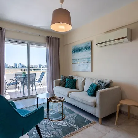 דירה Sunny 2-br In Mackenzie *