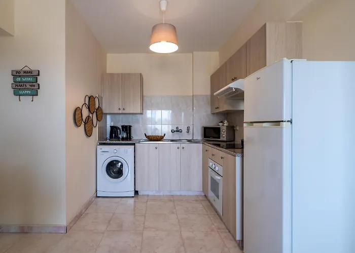 Apartment Sunny 2-br In Mackenzie Larnaka