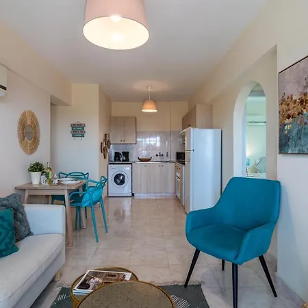Sunny 2-br In Mackenzie * Larnaca